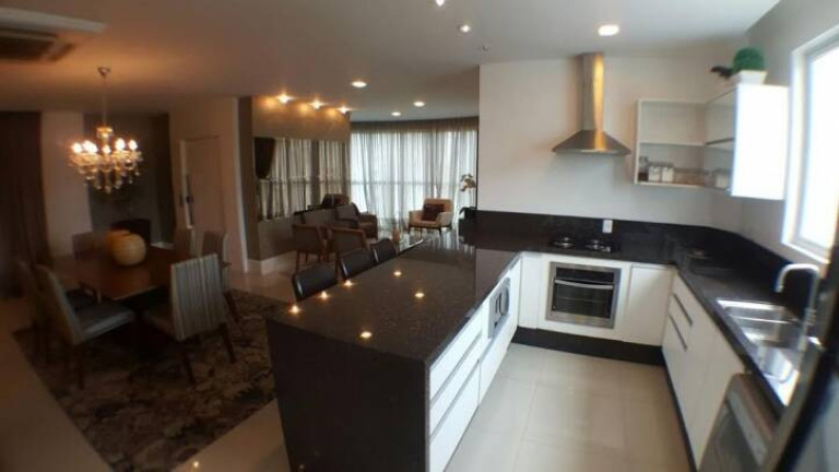 Imagem Apartamento com 3 Quartos à Venda, 137 m² em Centro - Balneário Camboriú Imagem Apartamento com 3 Quartos à Venda, 137 m² em Centro - Balneário Camboriú