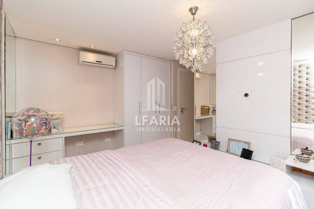 Imagem Casa com 4 Quartos à Venda, 600 m² em Boqueirão - Curitiba Imagem Casa com 4 Quartos à Venda, 600 m² em Boqueirão - Curitiba