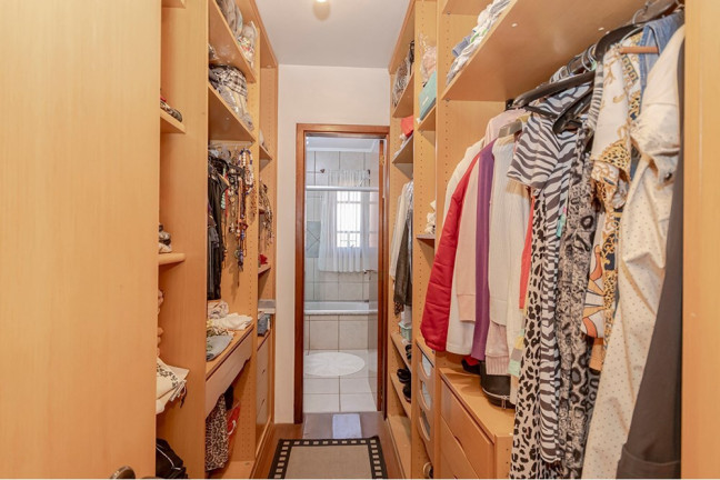 Imagem Casa com 3 Quartos à Venda, 230 m² em Tristeza - Porto Alegre Imagem Casa com 3 Quartos à Venda, 230 m² em Tristeza - Porto Alegre