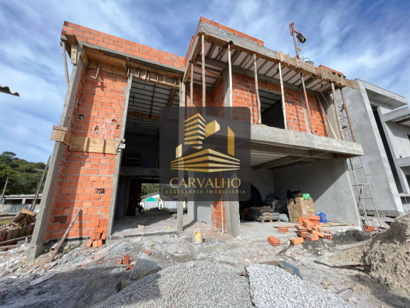 Casa com 3 Quartos à Venda, 420 m² em São João Do Rio Vermelho - Florianópolis