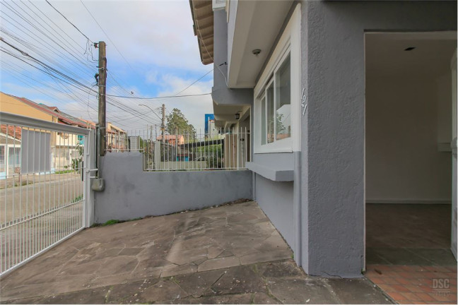 Casa com 3 Quartos à Venda,  em Hípica - Porto Alegre