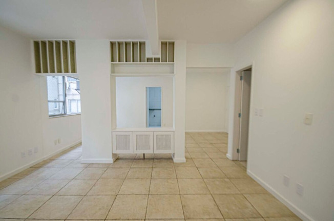 Imagem Imóvel com 2 Quartos à Venda, 79 m² em Lagoa - Rio De Janeiro Imagem Imóvel com 2 Quartos à Venda, 79 m² em Lagoa - Rio De Janeiro