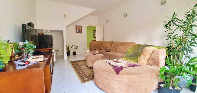 Imagem Casa com 3 Quartos à Venda, 250 m² em Anita Garibaldi - Joinville Imagem Casa com 3 Quartos à Venda, 250 m² em Anita Garibaldi - Joinville