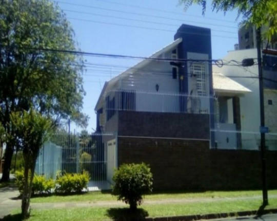 Imagem Casa com 4 Quartos à Venda, 330 m² em Jardim Itu Sabará - Porto Alegre Imagem Casa com 4 Quartos à Venda, 330 m² em Jardim Itu Sabará - Porto Alegre