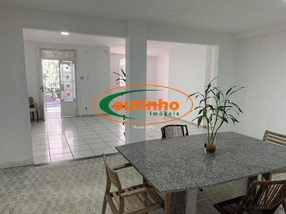 Imagem Casa com 5 Quartos à Venda, 200 m² em Tijuca - Rio De Janeiro Imagem Casa com 5 Quartos à Venda, 200 m² em Tijuca - Rio De Janeiro
