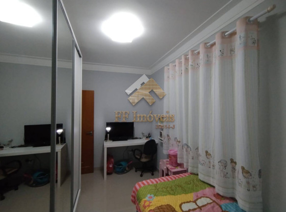 Imagem Casa com 2 Quartos à Venda, 125 m² em São Carlos