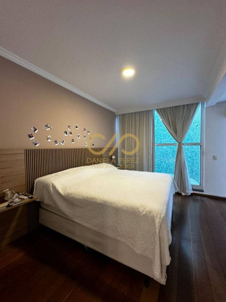 Imagem Casa com 5 Quartos à Venda, 500 m² em Canto Do Forte - Praia Grande Imagem Casa com 5 Quartos à Venda, 500 m² em Canto Do Forte - Praia Grande