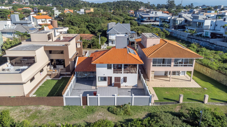 Imagem Casa com 5 Quartos à Venda, em Morro Das Pedras - Florianópolis Imagem Casa com 5 Quartos à Venda, em Morro Das Pedras - Florianópolis