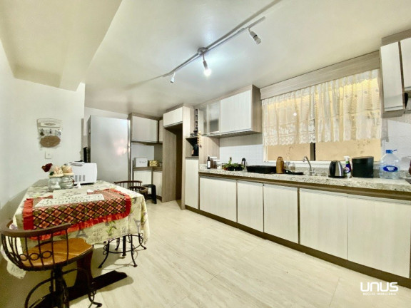 Imagem Casa com 3 Quartos à Venda, 330 m² em Areias - São José Imagem Casa com 3 Quartos à Venda, 330 m² em Areias - São José