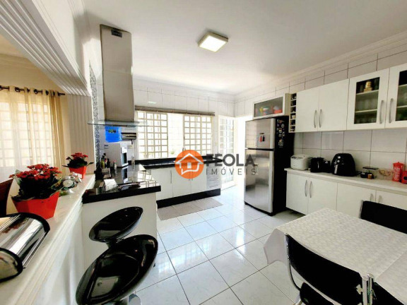 Imagem Casa com 3 Quartos à Venda, 202 m² em Jardim São Roque - Americana Imagem Casa com 3 Quartos à Venda, 202 m² em Jardim São Roque - Americana