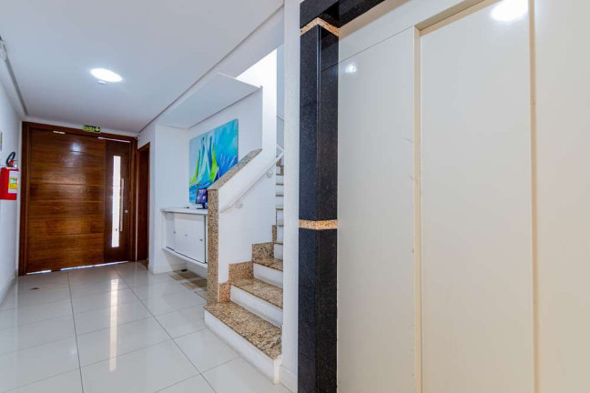 Imagem Imóvel com 2 Quartos à Venda, em Menino Deus - Porto Alegre Imagem Imóvel com 2 Quartos à Venda, em Menino Deus - Porto Alegre