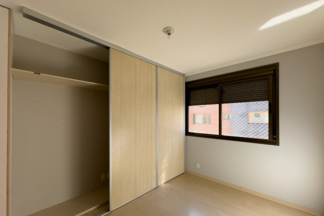 Imagem Imóvel com 3 Quartos à Venda, em Petrópolis - Porto Alegre Imagem Imóvel com 3 Quartos à Venda, em Petrópolis - Porto Alegre