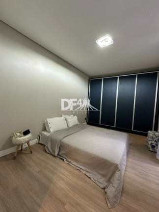 Imagem Casa com 3 Quartos à Venda, 300 m² em Guará I - Brasília Imagem Casa com 3 Quartos à Venda, 300 m² em Guará I - Brasília
