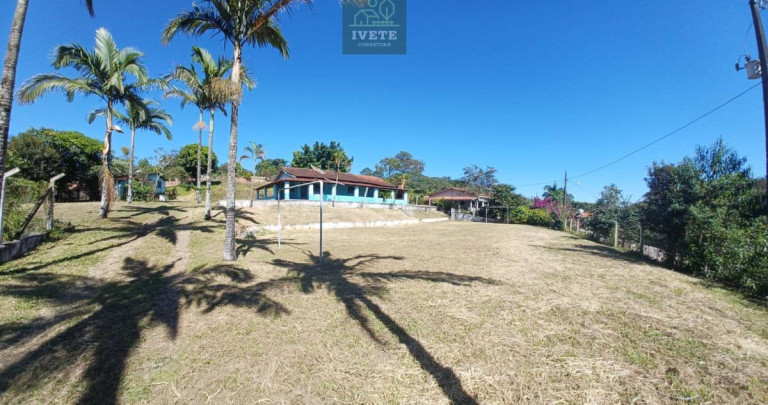 Imagem Casa com 3 Quartos à Venda, 3.000 m²