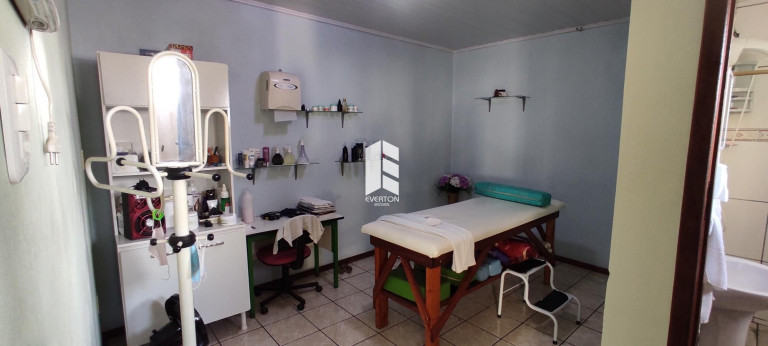 Imagem Casa com 3 Quartos à Venda, 456 m² em Uglione - Santa Maria