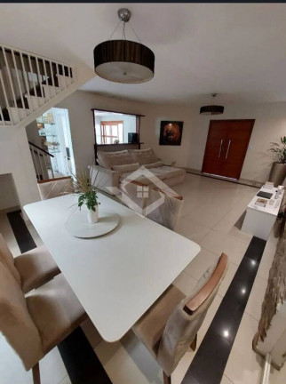 Imagem Casa de Vila com 4 Quartos à Venda, 192 m² em Pechincha - Rio De Janeiro