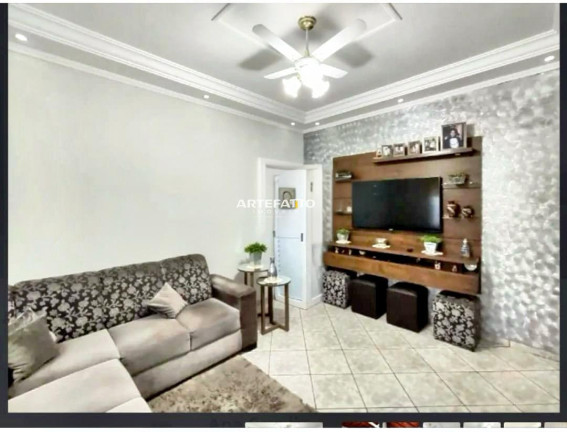 Imagem Casa com 2 Quartos à Venda, 210 m²