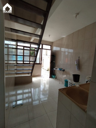 Imagem Casa com 6 Quartos à Venda, 200 m² em Perocão - Guarapari