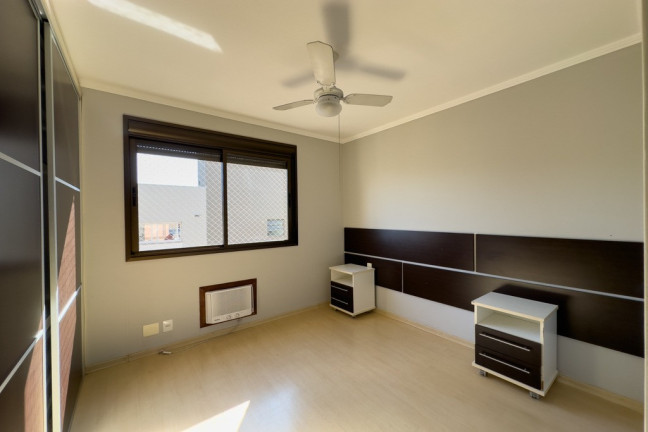 Imagem Imóvel com 3 Quartos à Venda, em Petrópolis - Porto Alegre Imagem Imóvel com 3 Quartos à Venda, em Petrópolis - Porto Alegre