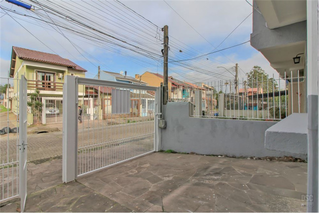 Imagem Casa com 3 Quartos à Venda, em Hípica - Porto Alegre Imagem Casa com 3 Quartos à Venda, em Hípica - Porto Alegre