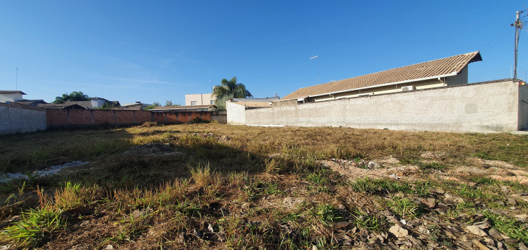 Terreno à Venda, 427 m² em Bandeirantes - Esmeraldas