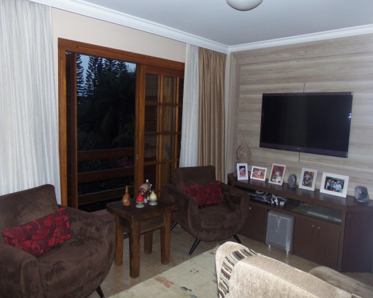 Imagem Casa com 3 Quartos à Venda, 500 m² em Cavalhada - Porto Alegre