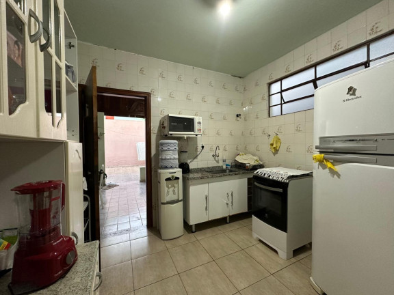 Imagem Casa com 2 Quartos à Venda, 250 m² em Jardim Califórnia - Taubaté Imagem Casa com 2 Quartos à Venda, 250 m² em Jardim Califórnia - Taubaté