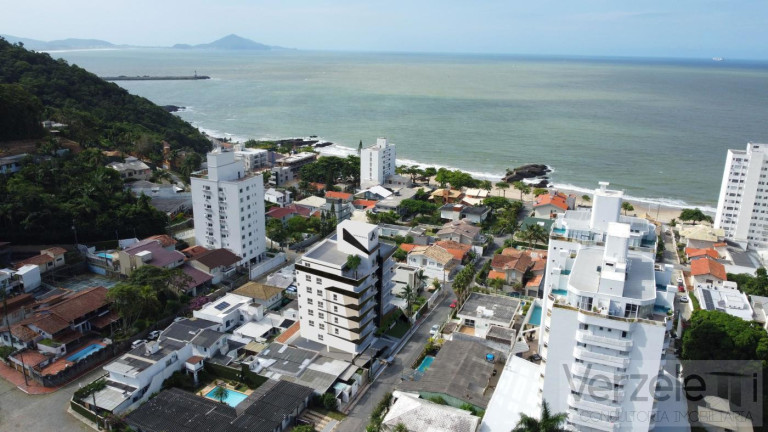 Imagem Imóvel com 3 Quartos à Venda, 137 m² em Cabeçudas - Itajaí