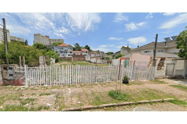 Terreno à Venda, 1.317 m² em Santo Antônio - Porto Alegre