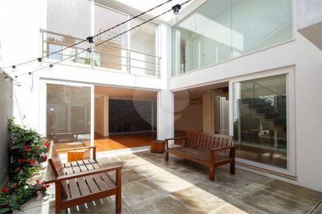 Imagem Casa com 3 Quartos à Venda, 220 m² em Campo Belo - São Paulo