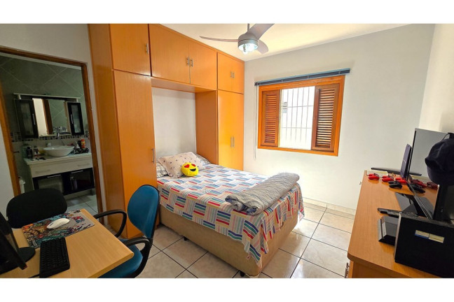 Imagem Casa com 4 Quartos à Venda, 210 m² em Vila Romana - São Paulo