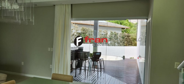 Imagem Casa com 4 Quartos à Venda, 400 m² em Córrego Grande - Florianópolis Imagem Casa com 4 Quartos à Venda, 400 m² em Córrego Grande - Florianópolis