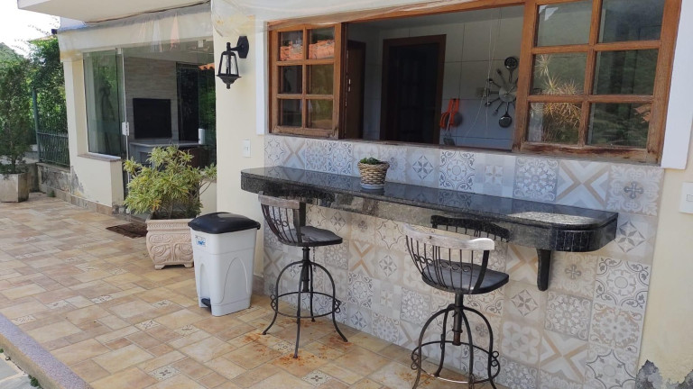 Imagem Casa com 4 Quartos à Venda, 200 m² em Albuquerque - Teresópolis Imagem Casa com 4 Quartos à Venda, 200 m² em Albuquerque - Teresópolis