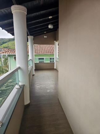 Imagem Sobrado com 3 Quartos à Venda, 340 m² em Iririú - Joinville