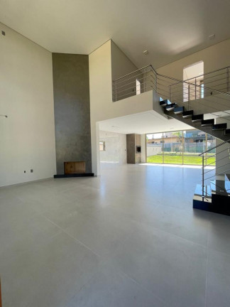 Imagem Casa com 4 Quartos à Venda, em São João Do Rio Vermelho - Florianópolis Imagem Casa com 4 Quartos à Venda, em São João Do Rio Vermelho - Florianópolis