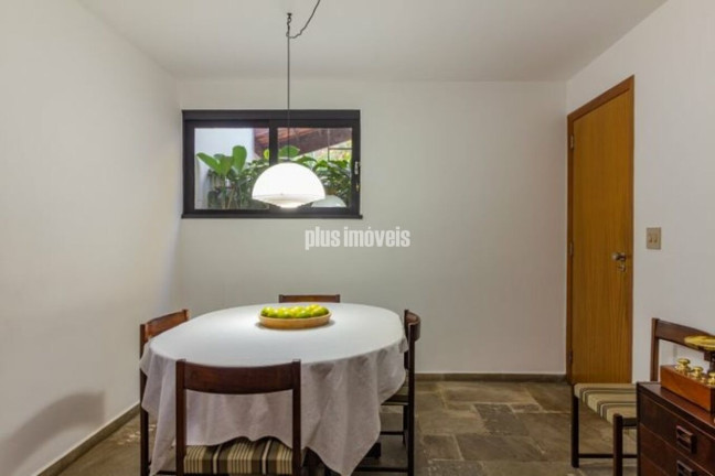 Imagem Casa com 4 Quartos à Venda, 440 m² em Jardim Guedala - São Paulo