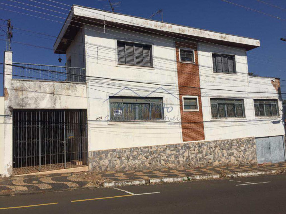 Casa com 3 Quartos à Venda,  em Centro - Pirassununga