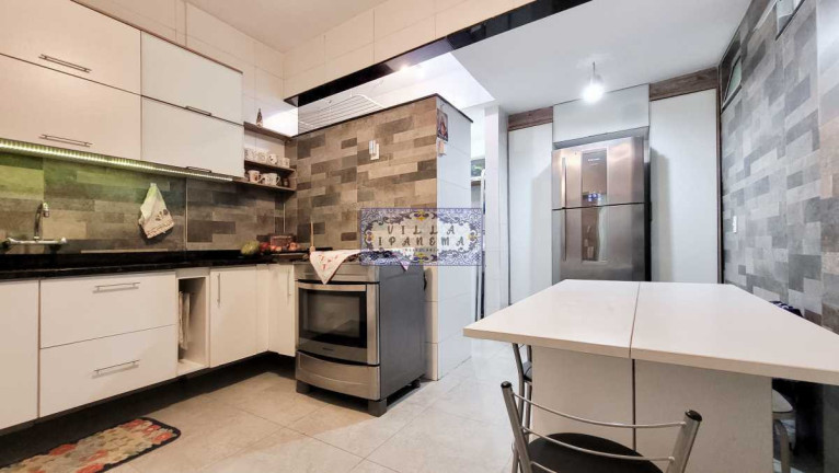 Imagem Apartamento com 3 Quartos à Venda, 133 m² em Copacabana - Rio De Janeiro