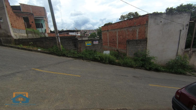 Terreno à Venda, 240 m² em Tiradentes - Ipatinga