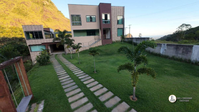 Casa com 3 Quartos à Venda, 300 m²