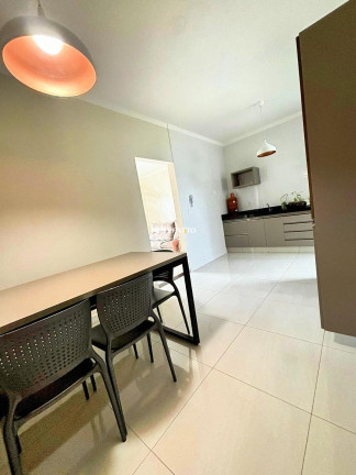 Imagem Apartamento com 2 Quartos à Venda, 80 m²
