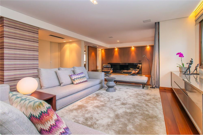 Imagem Apartamento com 3 Quartos à Venda, 322 m² em Moinhos De Vento - Porto Alegre