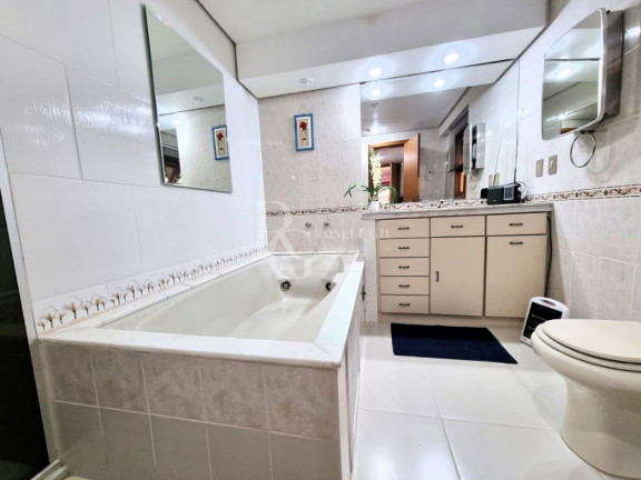 Imóvel com 3 Quartos à Venda, 244 m² em Petrópolis - Porto Alegre