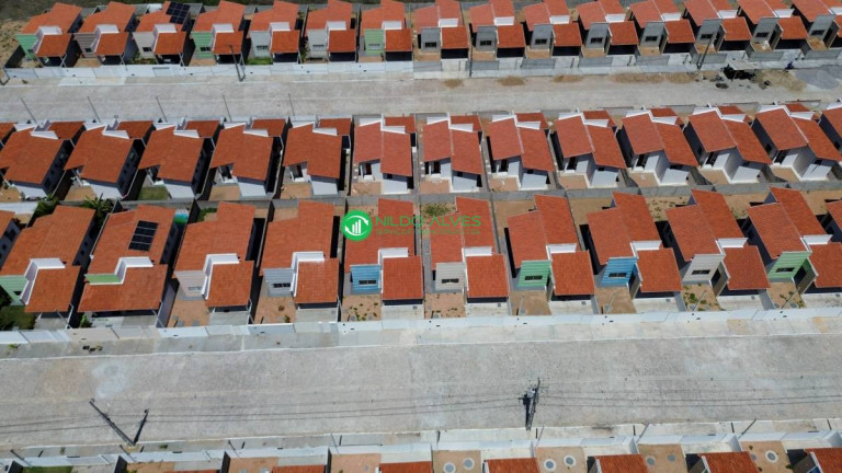 Imagem Casa com 2 Quartos à Venda, 200 m²