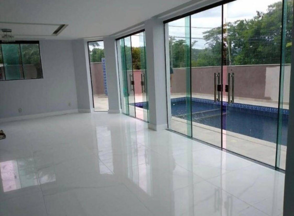 Casa com 4 Quartos à Venda,  em Camboinhas - Niterói