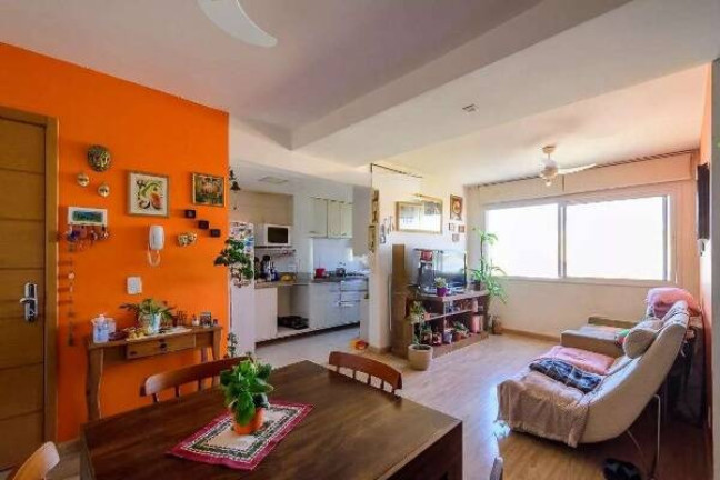 Apartamento com 3 Quartos à Venda, 81 m² em Porto Alegre