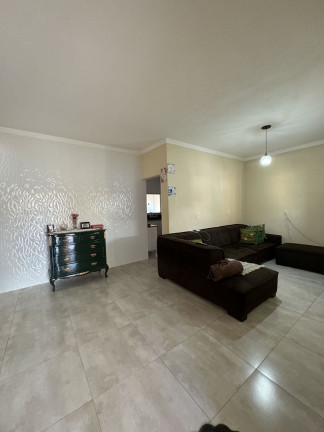 Casa com 3 Quartos à Venda, 157 m² em Residencial Laurentino Martins - Goianésia