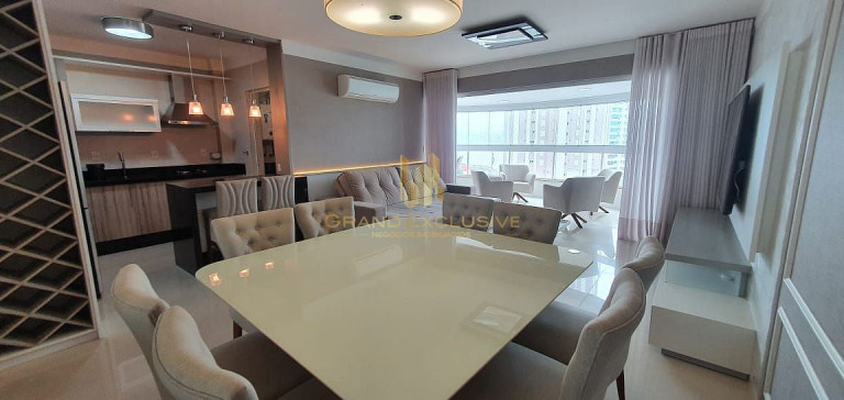Imagem Apartamento com 3 Quartos à Venda, 110 m² em Centro - Balneário Camboriú Imagem Apartamento com 3 Quartos à Venda, 110 m² em Centro - Balneário Camboriú