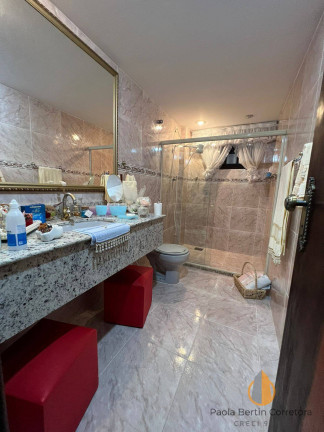 Imagem Casa com 3 Quartos à Venda, 598 m² em Centro - São Gonçalo