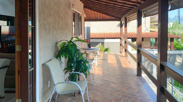 Imagem Casa com 5 Quartos à Venda, 260 m² em Maria Paula - Niterói Imagem Casa com 5 Quartos à Venda, 260 m² em Maria Paula - Niterói